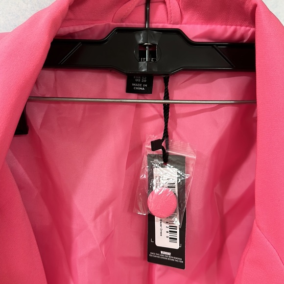 Plus-Sized Pretty Little Thing Blazer Dress - Picture 4 of 6